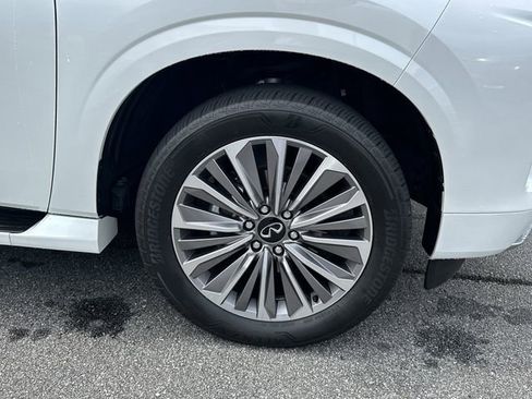 Used 2025 INFINITI QX80 Sensory AWD/4WD image 13