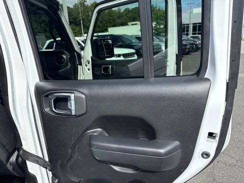 Used 2023 Jeep Wrangler Unlimited Sport AWD/4WD image 32
