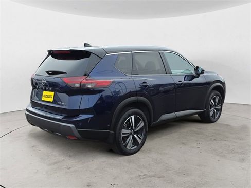 Used 2025 Nissan Rogue SL w/ SL Premium Package image 5