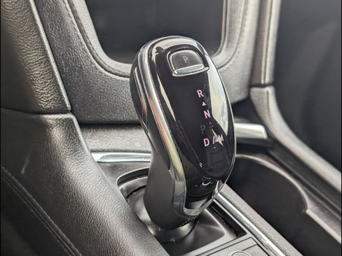 Used 2021 Cadillac XT6 Premium Luxury image 16