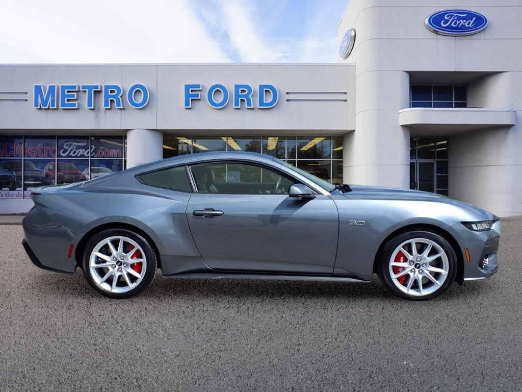 Certified 2025 Ford Mustang GT Premium RWD image 2