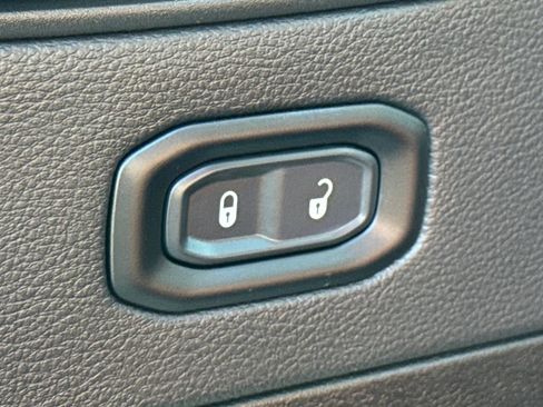 Used 2024 Jeep Wrangler Unlimited Rubicon 392 AWD/4WD image 21