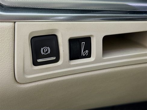 Used 2020 Cadillac XT5 Premium Luxury image 10