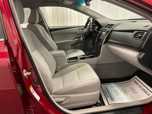 Used 2016 Toyota Camry LE FWD image 32
