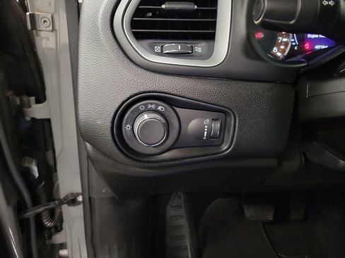 Used 2021 Jeep Renegade Sport image 22