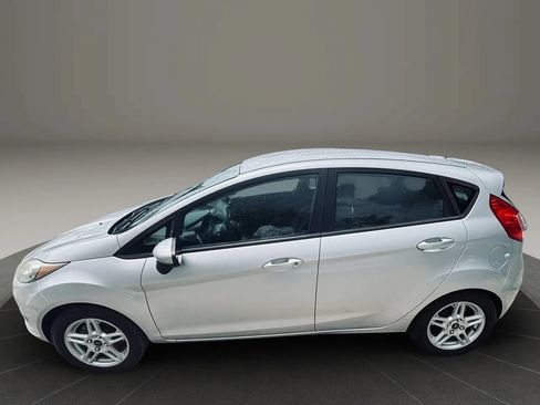 Used 2019 Ford Fiesta SE FWD image 2