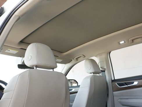 Certified 2026 Volkswagen Atlas SE FWD image 26