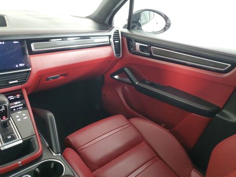 Used 2019 Porsche Cayenne Turbo image 47