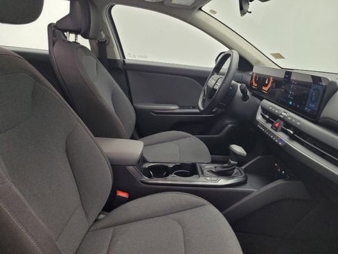 Used 2025 Kia K4 FWD image 21