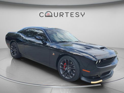 Used 2021 Dodge Challenger R/T Scat Pack image 4