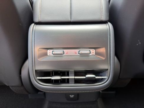Used 2024 Lincoln Nautilus Reserve w/ Equipment Group 203A AWD/4WD image 17