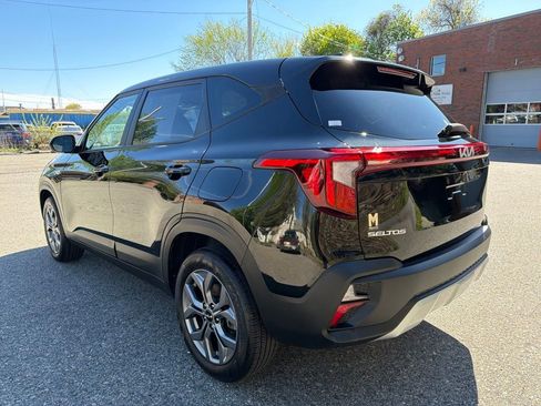 Certified 2024 Kia Seltos LX AWD/4WD image 3