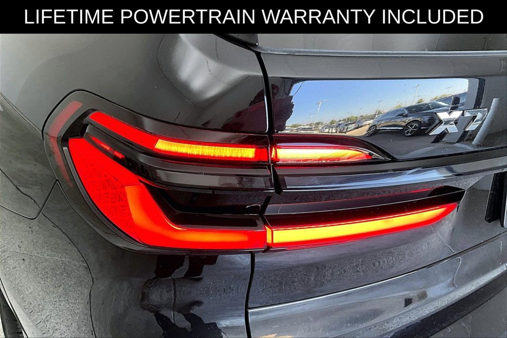 Used 2025 BMW X7 M60i AWD/4WD image 36