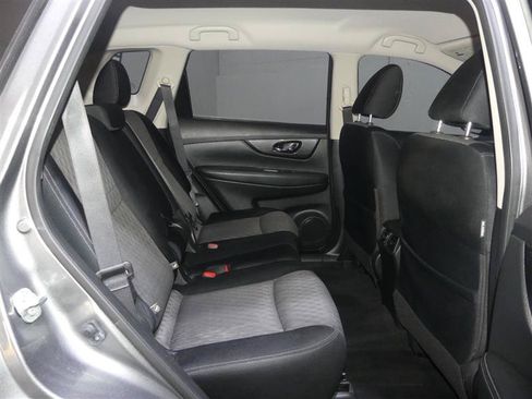 Used 2017 Nissan Rogue S AWD/4WD image 26