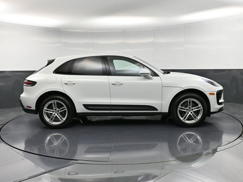 Certified 2025 Porsche Macan image 9