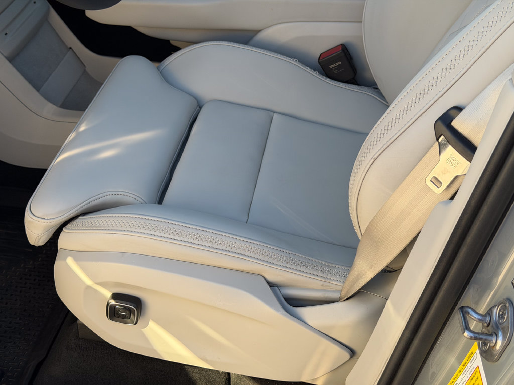 Certified 2025 Volvo EX90 Ultra AWD/4WD image 27