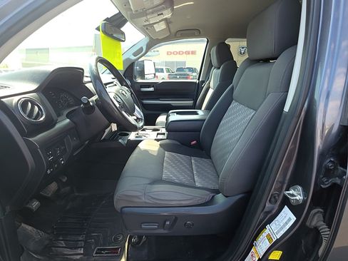 Used 2018 Toyota Tundra SR5 w/ TRD Off Road Package AWD/4WD image 11