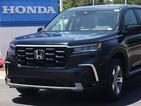 New 2025 Honda Pilot EX-L image 2