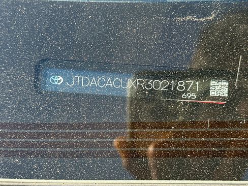 Used 2024 Toyota Prius Prime Premium image 3