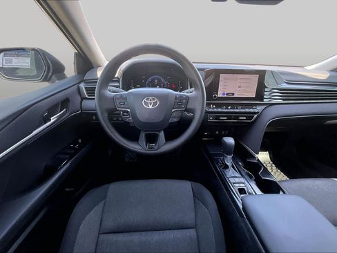 Used 2025 Toyota Camry LE w/ Convenience Package FWD image 6