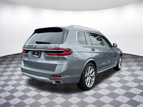 Used 2025 BMW X7 xDrive40i w/ Premium Package AWD/4WD image 9