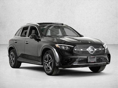 Certified 2025 Mercedes-Benz GLC 300 4MATIC image 3