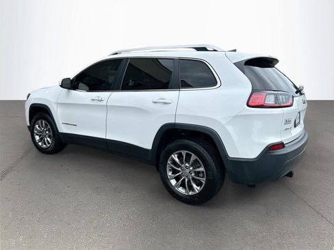 Used 2019 Jeep Cherokee Latitude Plus AWD/4WD image 6