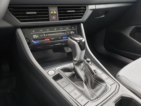 New 2026 Volkswagen Jetta SE FWD image 11