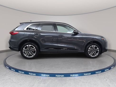 Used 2025 Audi Q5 Premium Plus w/ Premium Plus AWD/4WD image 5