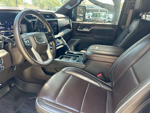 Used 2025 GMC Sierra 3500 Denali w/ Denali Reserve Package AWD/4WD image 10