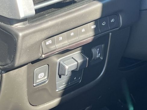 Used 2025 Cadillac Escalade Sport Platinum image 28