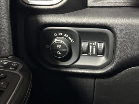 Used 2024 RAM 2500 Laramie AWD/4WD image 19