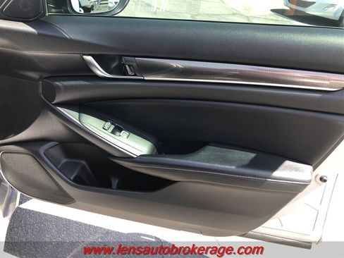 Used 2018 Honda Accord Sport image 21