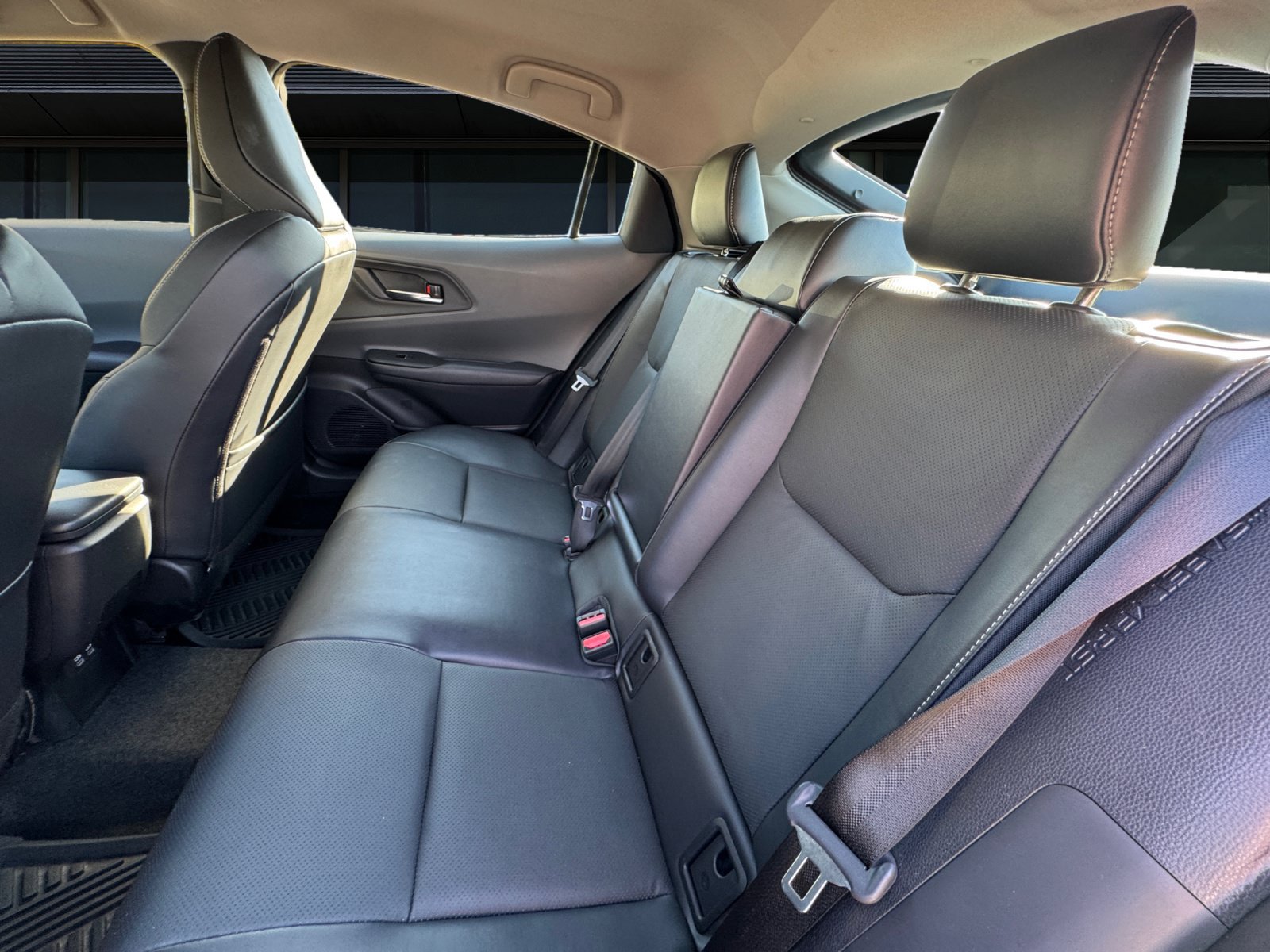 Used 2023 Toyota Prius XLE AWD/4WD image 15