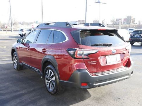 Certified 2025 Subaru Outback Premium w/ Popular Package #1A image 7