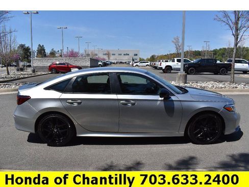 Used 2025 Honda Civic Sport image 8