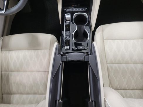 Used 2023 Buick Envision Avenir AWD/4WD image 18