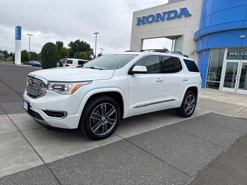 Used 2019 GMC Acadia Denali w/ Technology Package AWD/4WD image 13