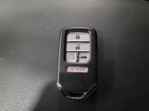 Used 2018 Honda Accord EX image 32