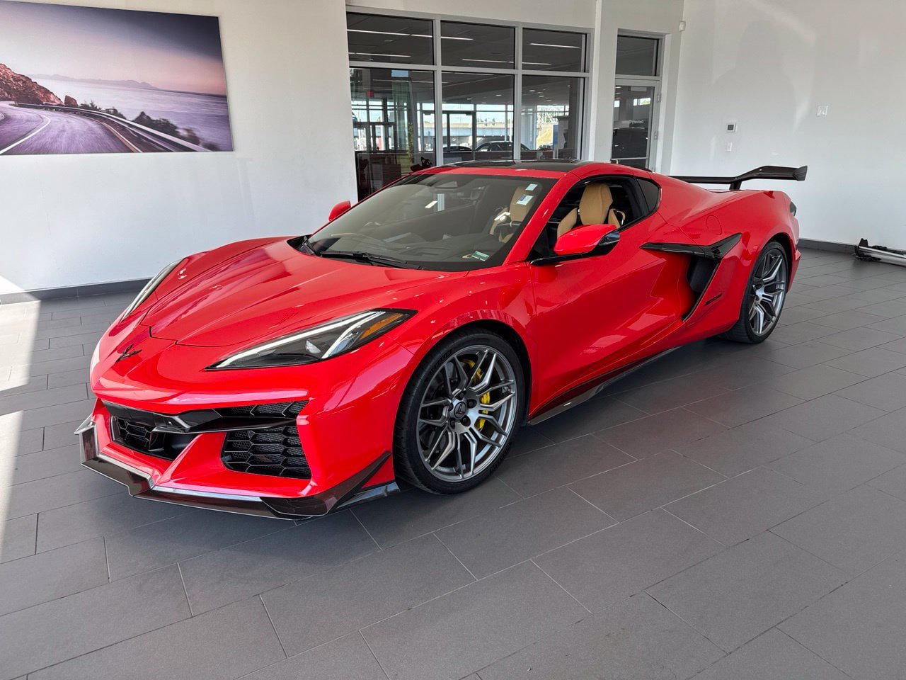 Used 2025 Chevrolet Corvette Z06 RWD image 4