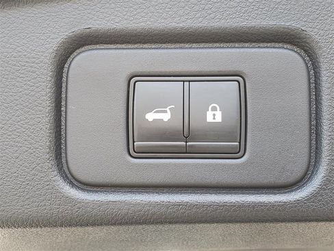 Used 2022 Nissan Pathfinder SL w/ SL Premium Package image 13