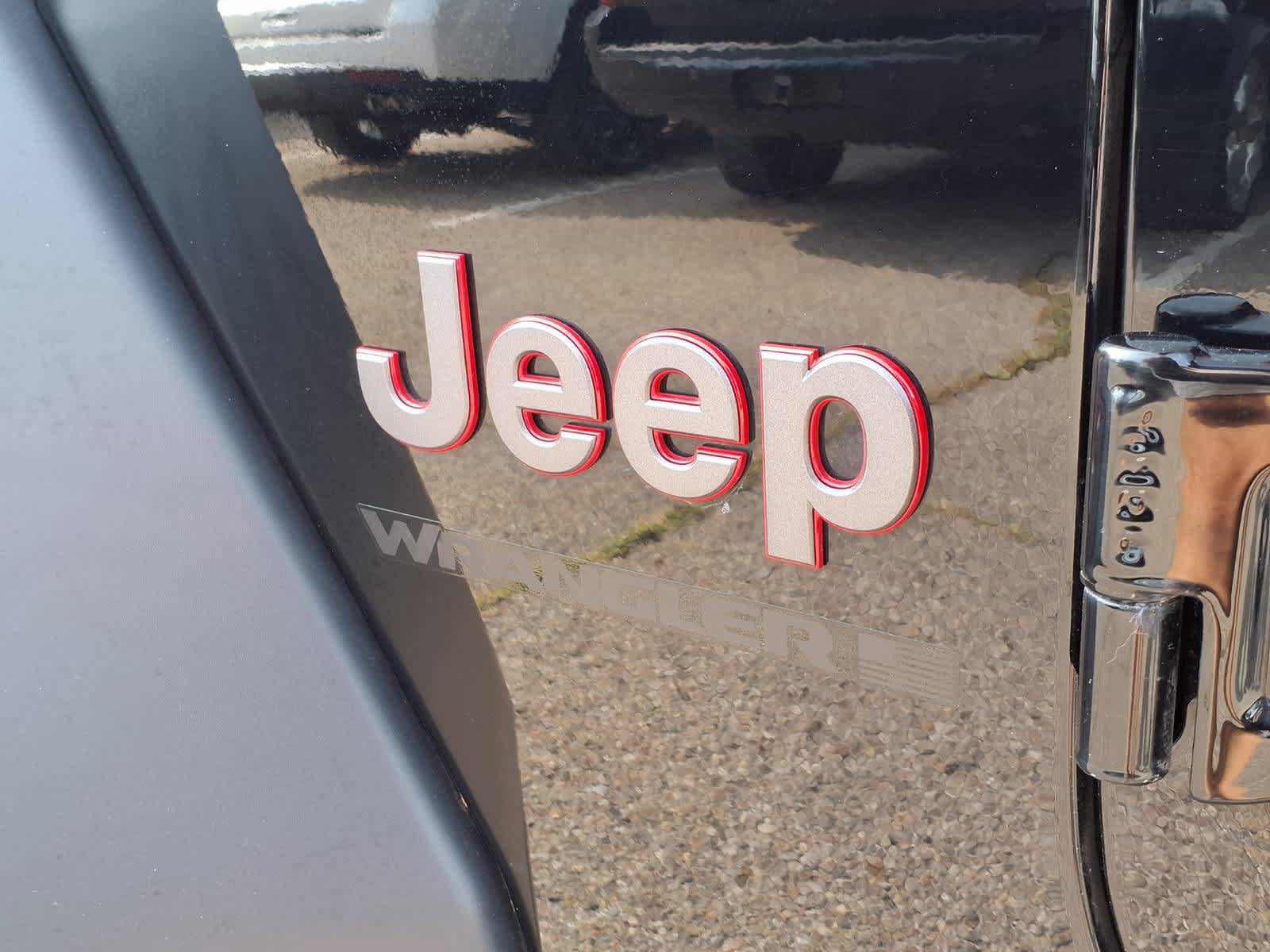 Used 2023 Jeep Wrangler Unlimited Rubicon w/ Cold Weather Group AWD/4WD image 11