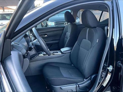 Certified 2025 Nissan Sentra SV image 7