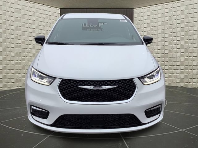 New 2026 Chrysler Pacifica Select AWD/4WD image 3