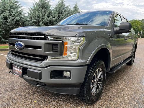 Used 2018 Ford F150 XLT w/ Equipment Group 302A Luxury AWD/4WD image 32