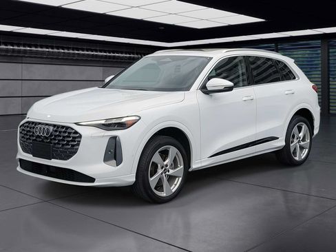 Certified 2025 Audi Q5 Premium Plus w/ Premium Plus AWD/4WD image 1