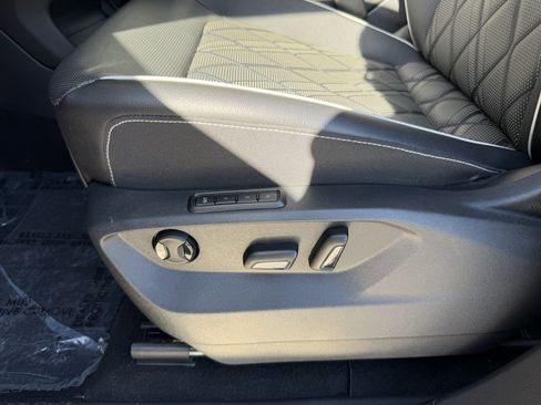 Used 2024 Volkswagen Atlas SEL Premium R-Line image 31