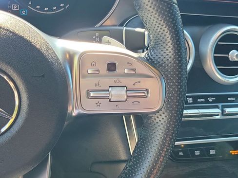 Used 2022 Mercedes-Benz GLC 300 GLC 300 image 32