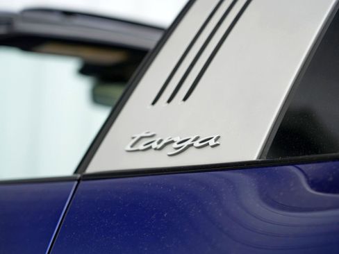 Used 2022 Porsche 911 Targa 4S w/ Premium Package image 61