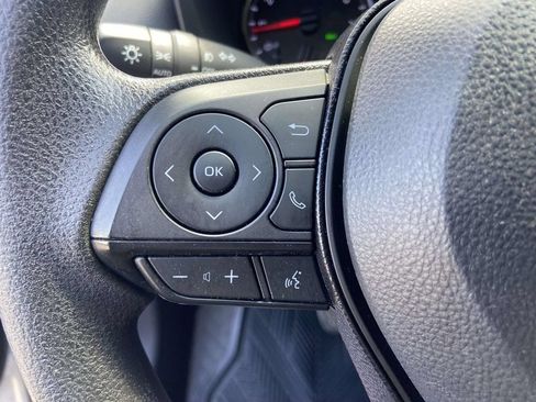 Used 2021 Toyota RAV4 XLE FWD image 32